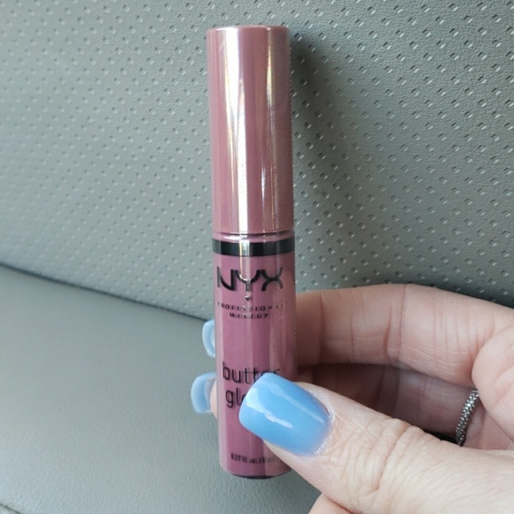 5/$25🌻NYX Butter Gloss Angel Food Cake - Picture 2 of 4